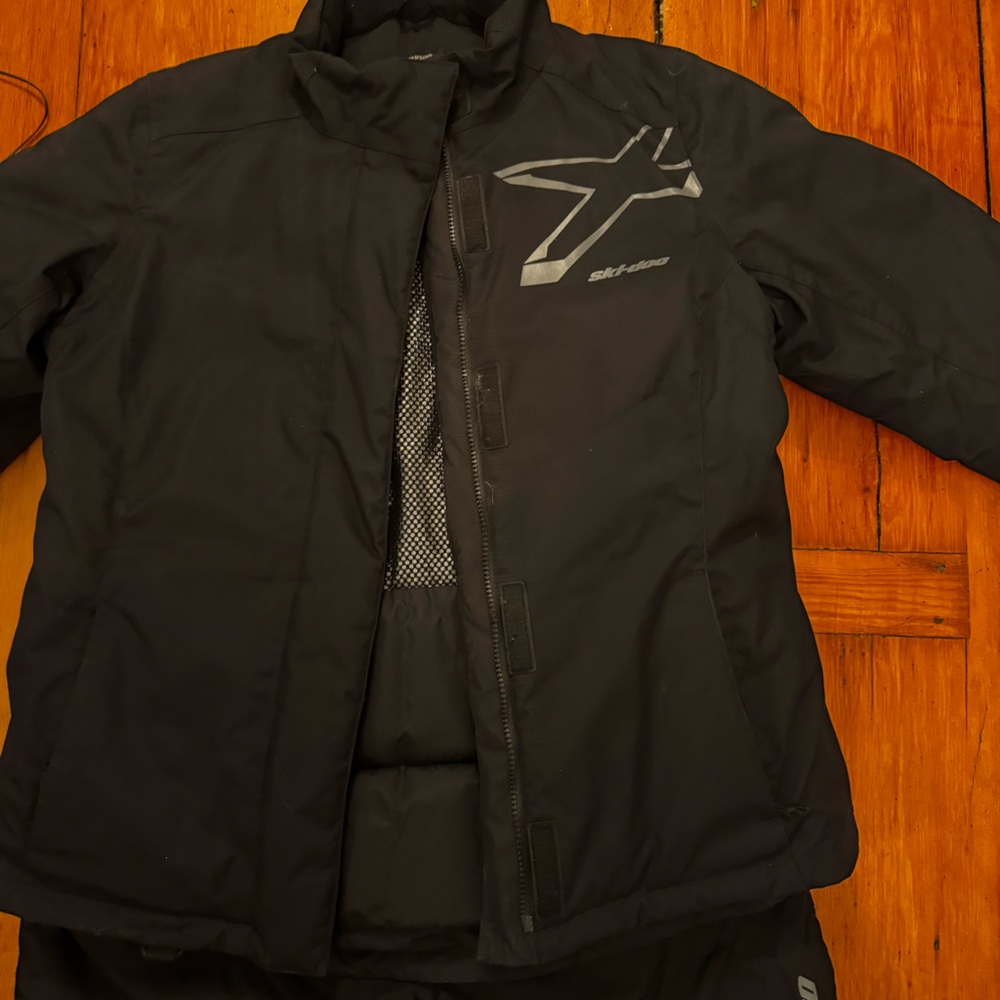 Women’s SkiDoo snowmobile jacket size Large